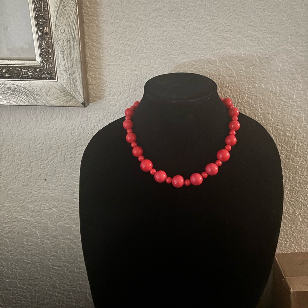 Bold Coral Color Beaded Necklace